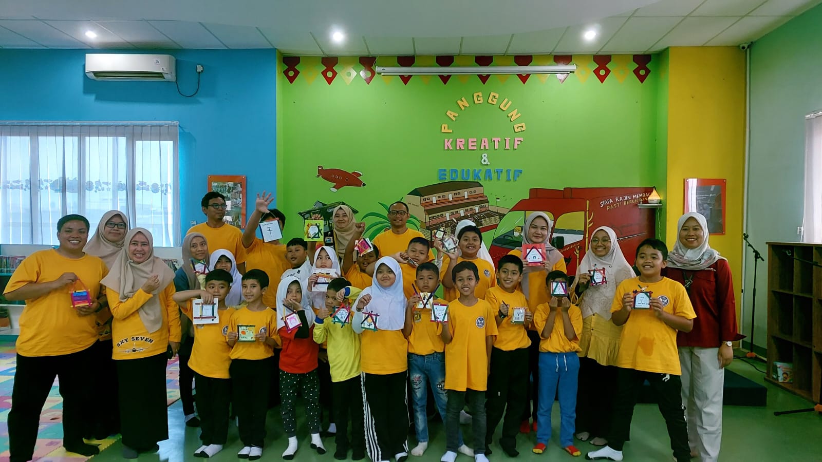 Wisata LiterAsyik Ke Perpustakaan Jakarta Timur Bersama SDN Angkasa 7